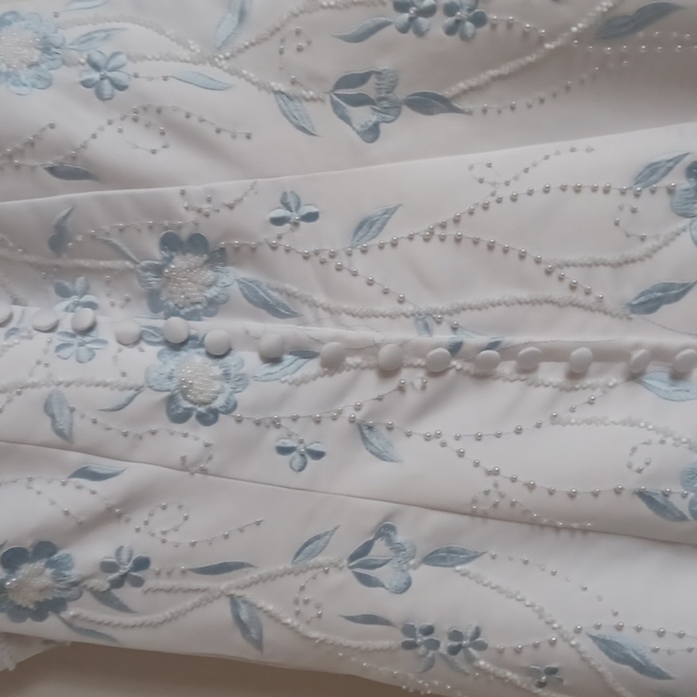 Dress - Picture 9 of 9